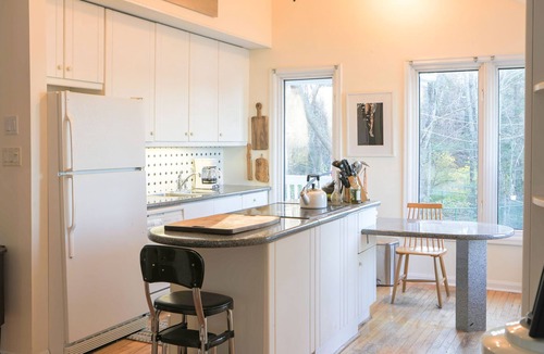 Mount Uniacke House | Dog Friendly 3 bedroom Lake House. Fenced Yard