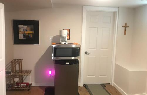 Fort Saskatchewan Bed & Breakfast | Dolly's Deluxe Suite