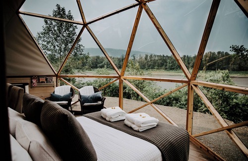 Listuguj Mi'gmaq First Nation Cottage | Dome 4 Exquisite Waterfront Retreat, Just Minutes from Sugarloaf Provincial Park