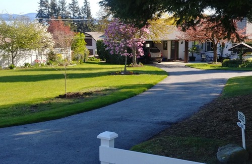 Sidney House | Dominion Brook Park Vacation Rental - Beautiful suite with garden/park views.