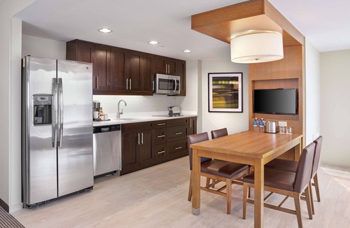 North Central Edmonton Hotel | DoubleTree by Hilton Edmonton Downtown