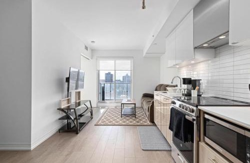 Garden District House | Downtown 2 bedroom Condo with Private Balcony