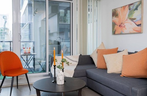 Garden District Hotel | Downtown 2BR - 5 min to Eaton Centre