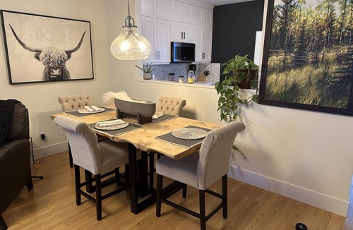 Connaught House | Downtown Calgary 2-bedroom Townhouse