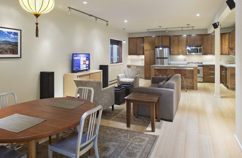 Carbondale Apartment | Downtown Carbondale Retreat Next to Sopris Park, Walkable & Dog-Friendly