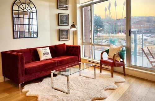 Inner Harbour Condo | Downtown Charming Studio, Steps from Everything!