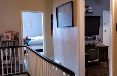 Beasley Apartment | Downtown Hamilton urban oasis. Close to all major bus routes, shops & eateries.