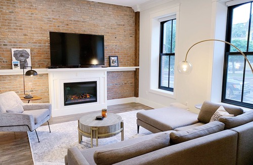 Queens Square Condo | Downtown Heritage Condo
