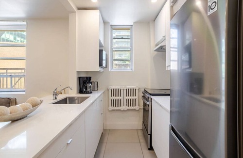 Quartier des Spectacles Apartment | Downtown Hideaway | Peaceful & Trendy 1BR