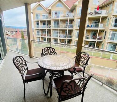 North End Apartment | Downtown Kelowna 2 Bdrm 2 Bath Waterfront Condo