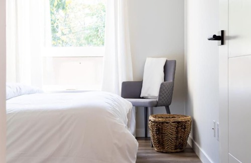 North End Apartment | Downtown Kelowna Modern Spacious Oasis + Mountain View