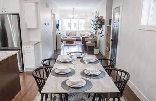 West Edmonton House | DOWNTOWN~KINGBED~4BR~Fireplace~