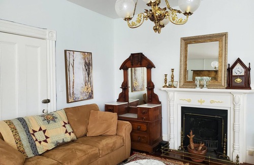 Queens Apartment | Downtown Liverpool elegant suite, antiques, wood floors, in historic Queen Anne