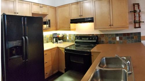 Canmore Apartment | Downtown Loft, Mountain Views, Fireplace, Couple's Retreat, Walker's Paradise