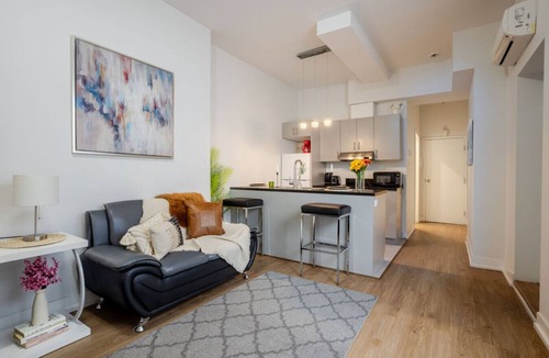 Downtown Montreal Apartment | Downtown Retreat, 4-min Walk to Metro