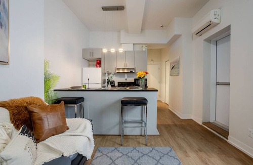 Downtown Montreal Apartment | Downtown Retreat, 4-min Walk to Metro