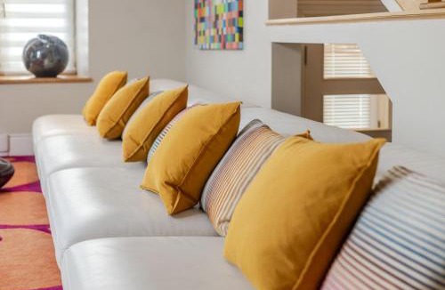 Shaughnessy Village House | Downtown Retreat with Modern Comfort
