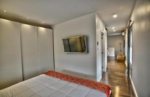 Sherbrooke Apartment | Downtown Sherby - Central, Parking, King Bed, Sleeps 3