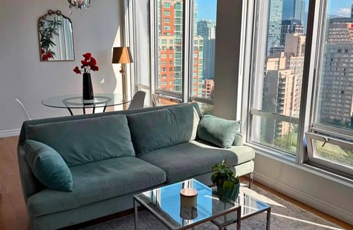 Yaletown Apartment | Downtown Vancouver - 5 Mins walk to BC Place and Cruise Terminal