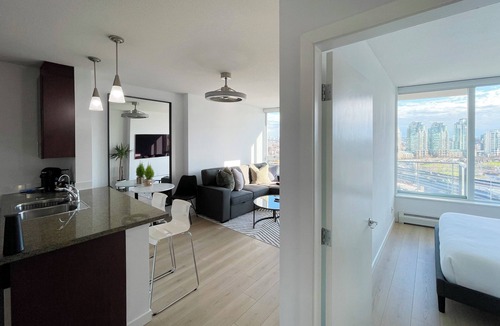 Central Condo | Downtown Vancouver with False Creek View, across from Rogers Arena & BC Place