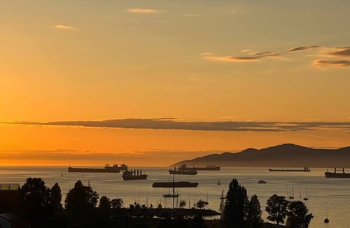 Kitsilano Condo | Downtown Vintage Ocean View Condo and Sunset Beach
