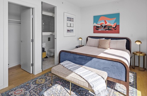 Downtown Victoria Condo | Downtown Waterfront Janion Penthouse with 270° harbour views & free parking