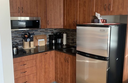 Sherwood Park House | Dragonfly Inn, Loft Suite with private entrance.