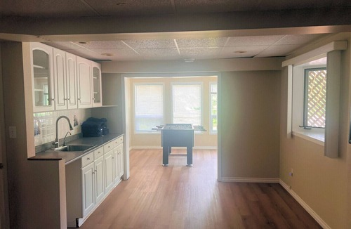Jasper East House | Dream 4-Br 4-Ba | Private Pool & Hot Tub | 2-min DRIVE to Jasper National Park