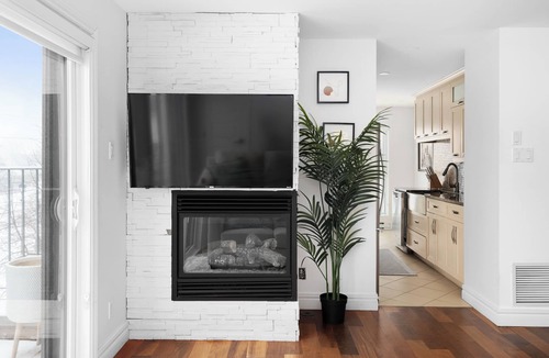 Boisbriand House | Dream Home Retreat - Townhome in Boisbriand