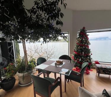 Vancouver Villa | Dream House -Water Lily