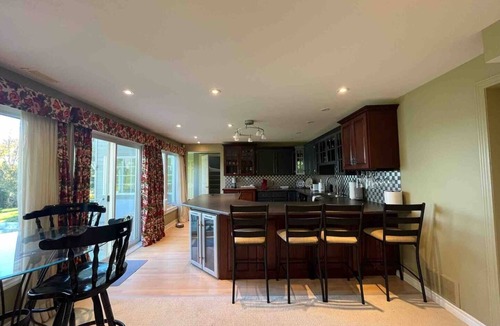 Tweed Cottage | Dream Lake House for family vacation and your family will have a lot of fun