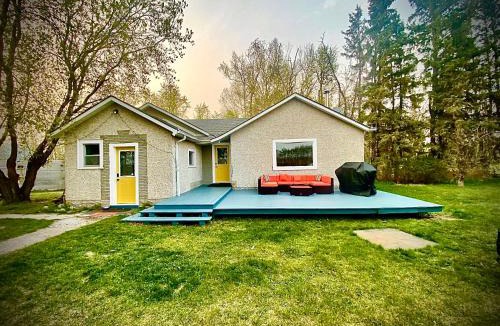 Division No. 11 House | DreamLand Farms, Edmonton