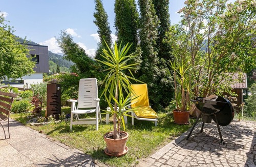 Muhlthal Apartment | Dreamlike vacation apartment with sunny terrace.