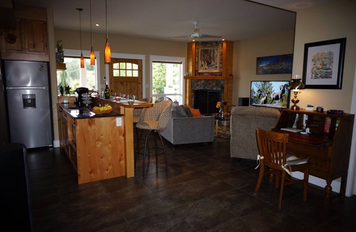Okanagan-Similkameen Bed & Breakfast | Dreams B&B - Crystal room