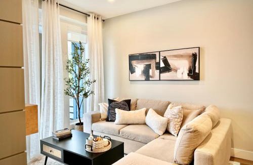 Harrison Hot Springs Apartment | Dreamy Panoramic Lakeview 1 Bedroom plus Den