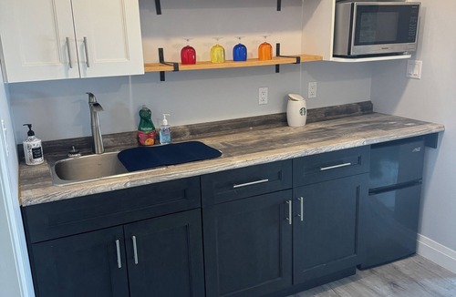 Rodney House | Dresden Marigold suites - Suite 1