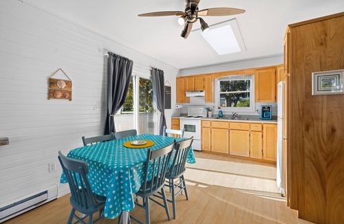 York Cottage | Drift Wood, Spacious 2 BRs, Living, Kitchen, Full Bathroom & a Patio
