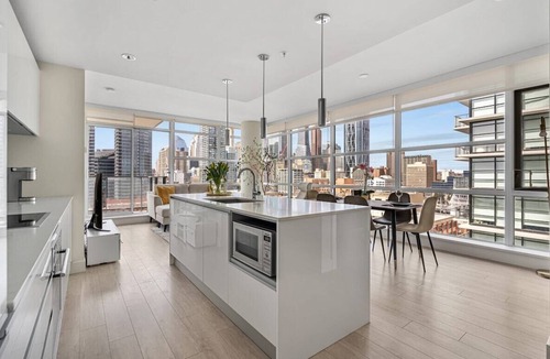 Victoria Park Condo | DT Luxury: Tower View, Near Stampede! FREE Banff Pass, Parking, Wine!
