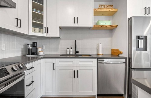 Southeast Calgary Apartment | Duke & Duchess | Central | Upscale | Families/Pets