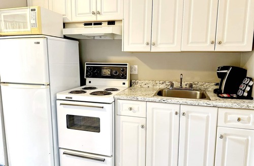 North Cowichan House | Duncan Motel