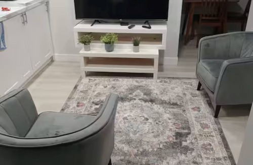 Fort Gary House | Duniques unique homennFully furnished 2 bedroom basement suite