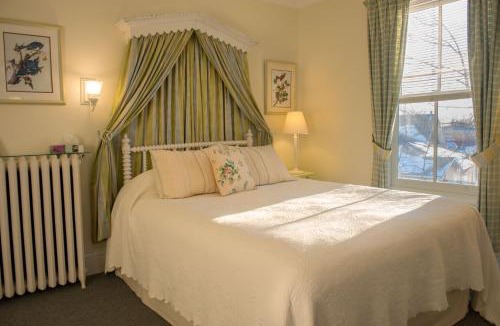 Baddeck Hotel | Dunlop Inn