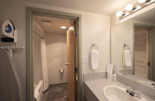 Fairview Hotel | Dunvegan Inn and Suites