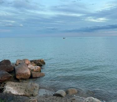 Amherstburg House | E&S Lake House Retreate&S Lake House Retreat