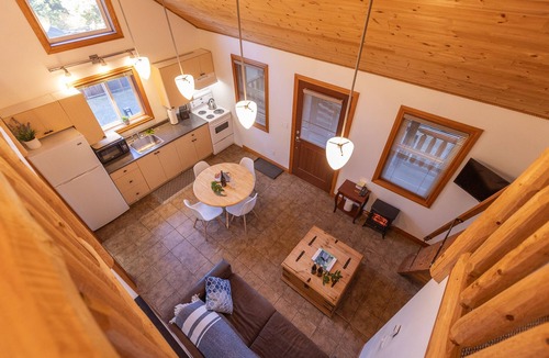 Ucluelet Cabin | Eagle Cabin I West Coast Trail I Kayak I Forest