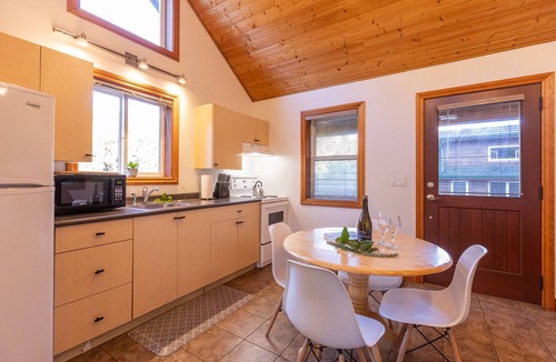 Ucluelet Cabin | Eagle Cabin I West Coast Trail I Kayak I Forest