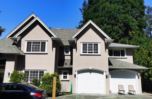 Cordova Bay House | Eagle's House, Room #1
