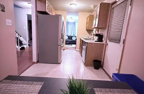Belleville House | Eastside 3BR Gem Steps to Casino & IHop +100 Shops