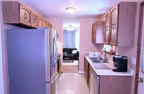 Belleville House | Eastside 3BR Gem Steps to Casino & IHop +100 Shops