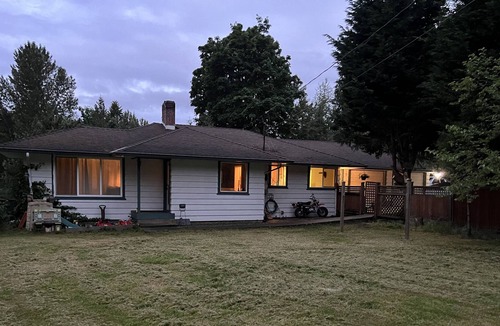 Regional District of Nanaimo House | Easy access to everything from this centrally located place.